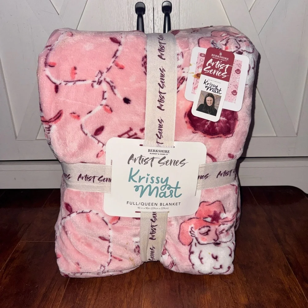 Berkshire Pink Festive Santa Queen Plush Blanket